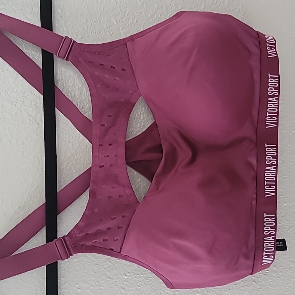 Victoria's Secret Incredible Lightweight Sports Bra